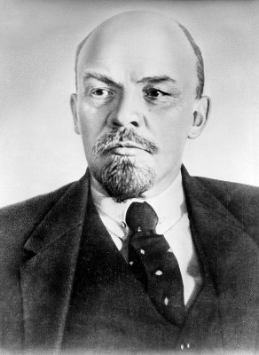 Włodzimierz Lenin (2)