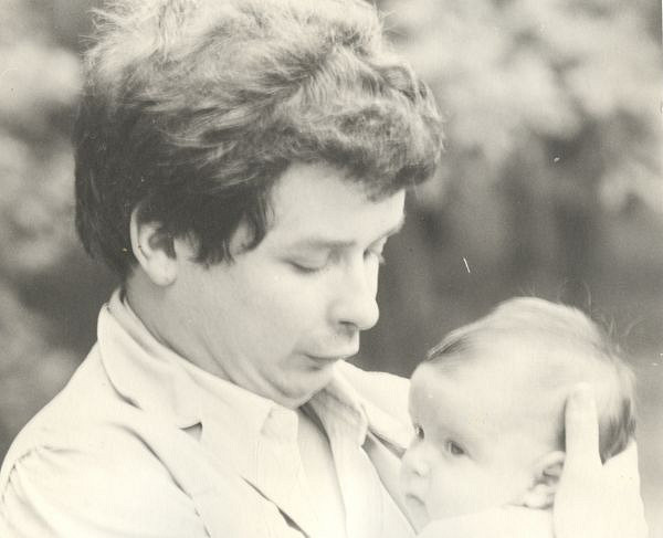 Lech Kaczyński z małą córeczką