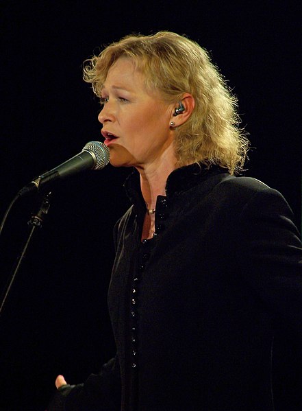 Edyta Geppert podczas koncertu w Miejskim Domu Kultury w Mikołowie, 2006 rok